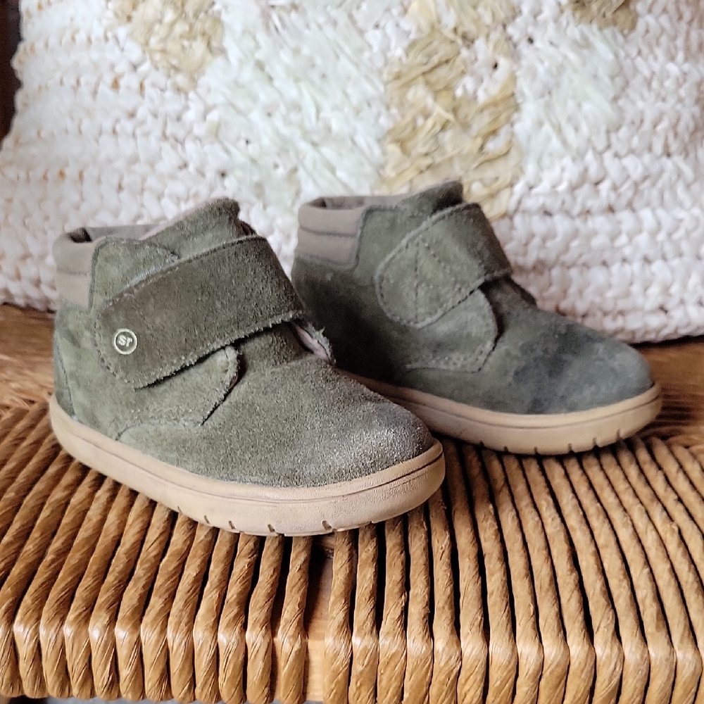 Stride Rite Lincoln boys moss velcro boots, size 5M